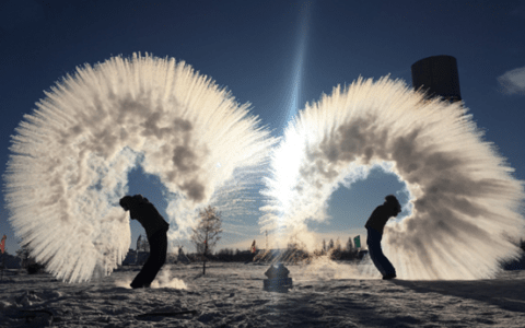 冷資源迸發(fā)熱效應(yīng) 呼倫貝爾打造四條冰雪旅游線路