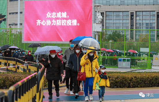 “濱城大篩”首日：初雪里的百萬個天津故事