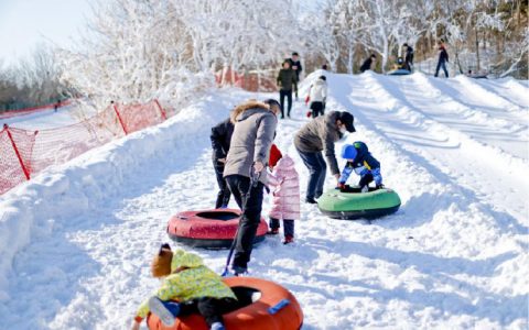 滑起來！天津南翠屏公園滑雪場正式對外開放