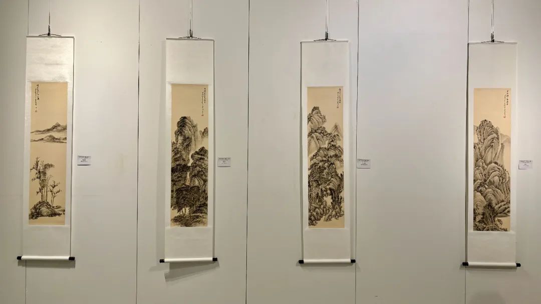 王寶利山水畫作品展在濱海美術(shù)館開幕 75件套作品呈現(xiàn)“翰墨蘊(yùn)香”