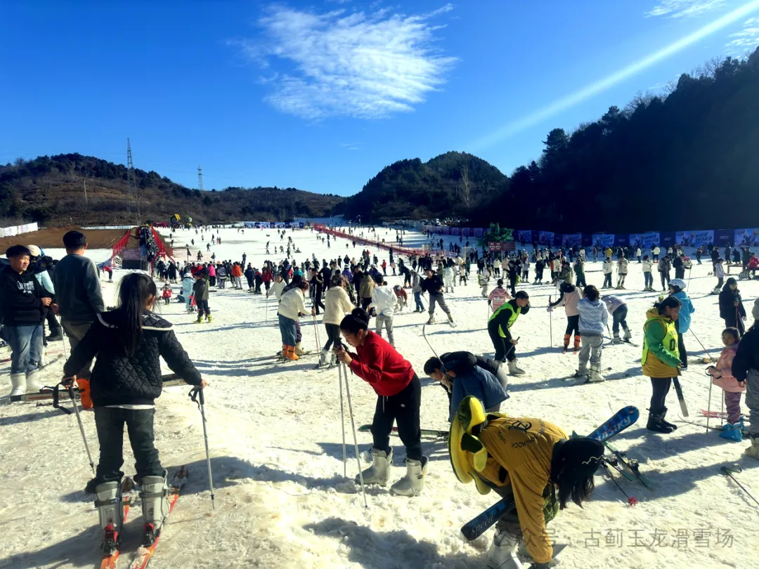 玉龍滑雪場限時推出春節(jié)家庭特惠早鳥票！